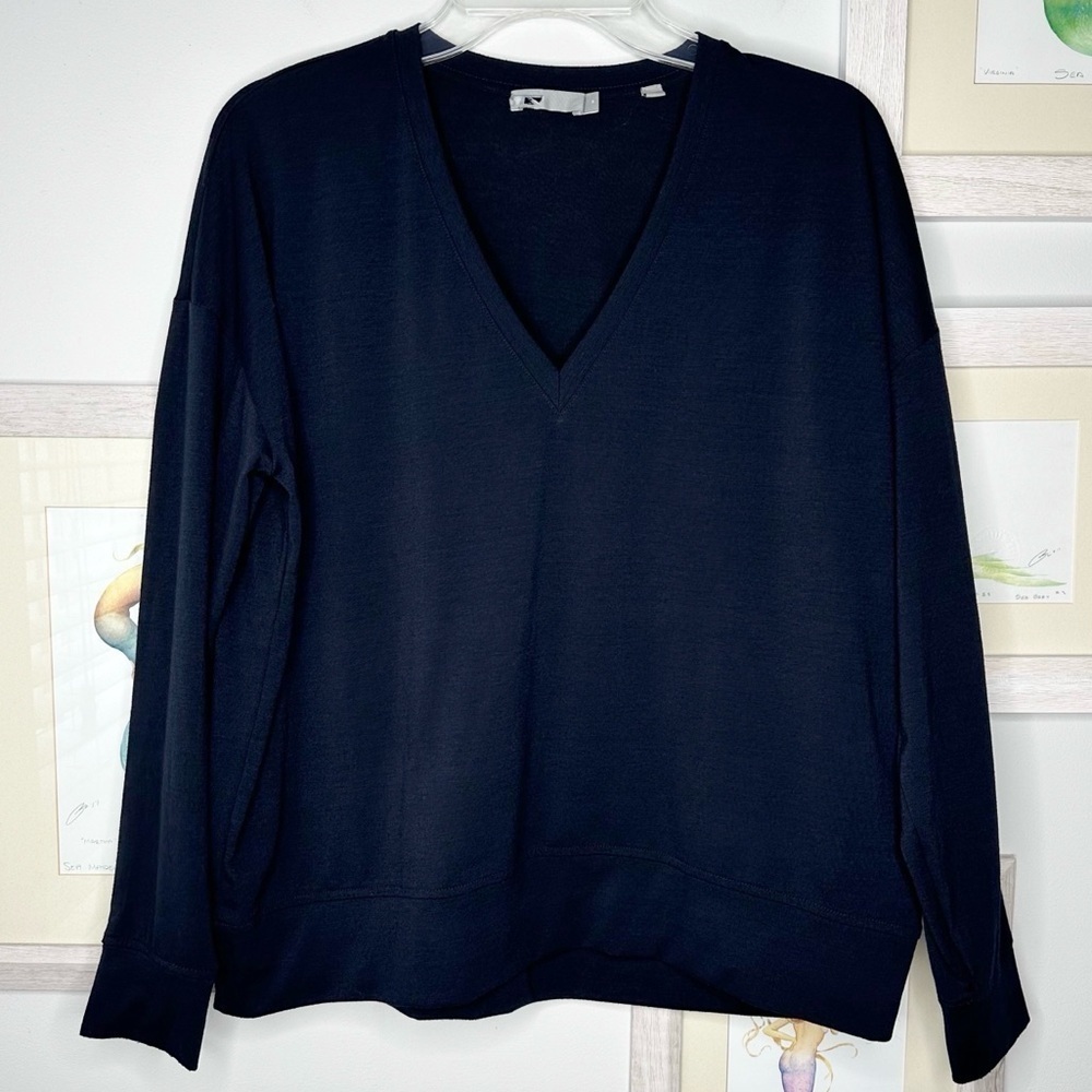 Vince. Black V-Neck Long Sleeve Pullover Top Women’s Size Medium